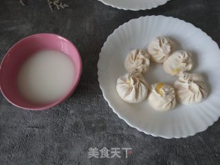 冰花生煎包的做法步骤：1