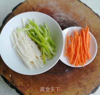 鱼香杏鲍菇的做法步骤：1