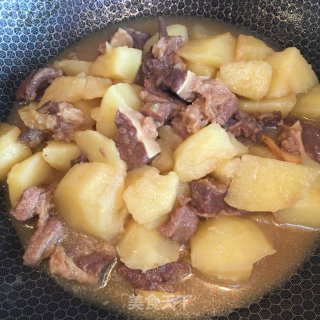 牛腩烧土豆的做法步骤：10