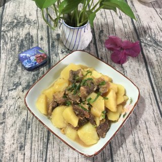 牛腩烧土豆的做法步骤：12