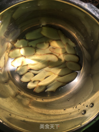 姜母鸭的做法步骤：2