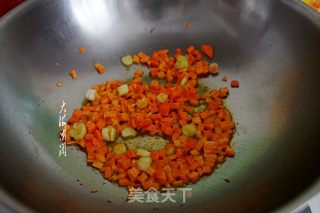 豌豆玉米粒炒虾仁的做法步骤：3