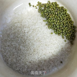 清凉绿豆粥的做法步骤：1