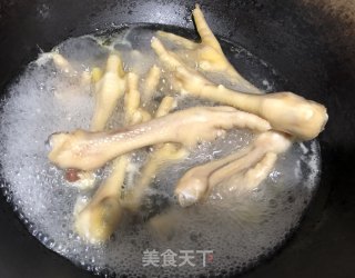 酱油鸡脚的做法步骤：2
