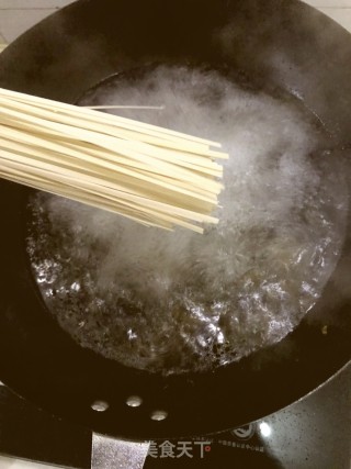 榨菜肉丝面的做法步骤：7