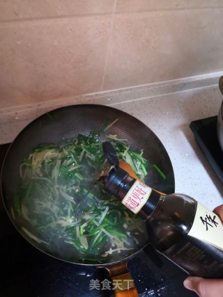 韭菜炒土豆丝的做法步骤：7
