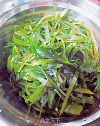 凉拌海带丝的做法步骤：2