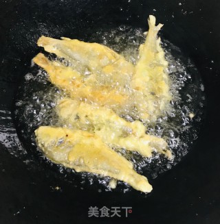 炸小黄鱼的做法步骤：5