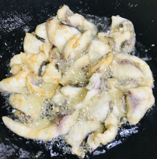油滚鱼片的做法步骤：7