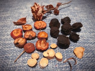酸爽夏日-冰镇酸梅汤的做法步骤：4