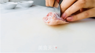 璞真奥尔良腌料烤翅的做法步骤：1