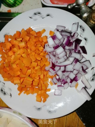鲜虾牛肉煲的做法步骤：1