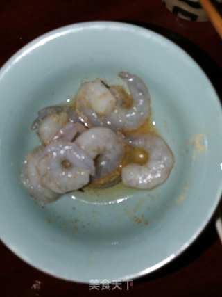 鲜虾牛肉煲的做法步骤：2