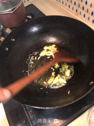 青椒炒牛肉的做法步骤：2