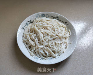 浇汁金针菇的做法步骤：5