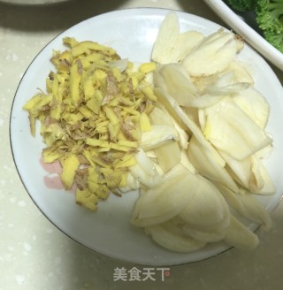 嫩南瓜丝炒肉的做法步骤：2
