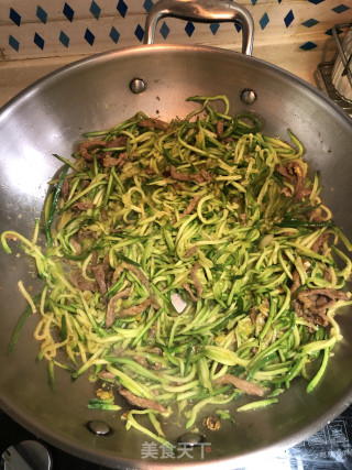 嫩南瓜丝炒肉的做法步骤：6