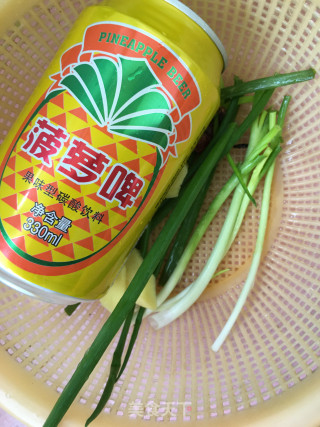 菠萝啤烧土豆鸭腿的做法步骤：3