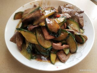 青瓜炒猪肝的做法步骤：8
