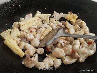 腐竹炒猪大肠的做法步骤：10