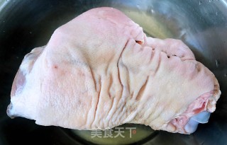 红烧猪肘鹌鹑蛋的做法步骤：3