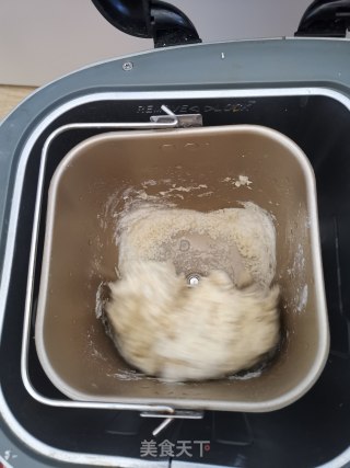 吐司面包的做法步骤：2