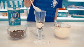 菌小宝的一百种吃法之芒果奥利奥芭菲的做法步骤：2