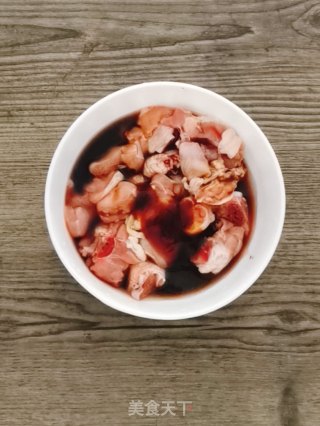 芋头蒸鸡的做法步骤：2