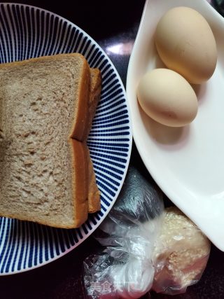 黑麦吐司蛋饼的做法步骤：1