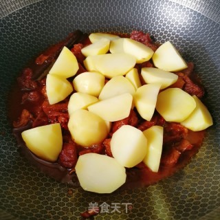 牛腩炖土豆的做法步骤：16