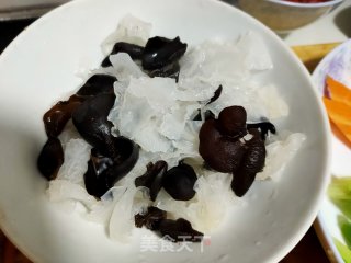 双耳炒鸡丁的做法步骤：7