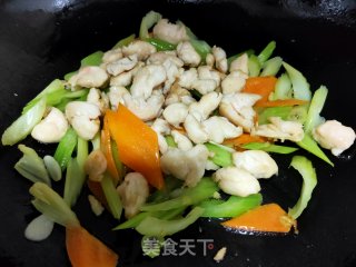 双耳炒鸡丁的做法步骤：16