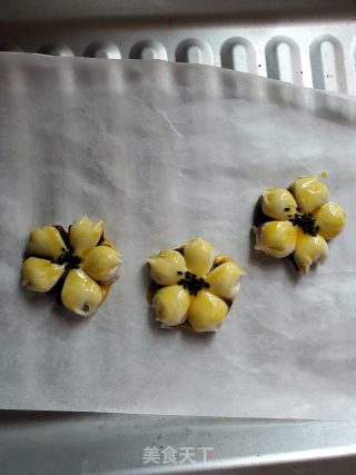 豆沙梅花酥的做法步骤：9
