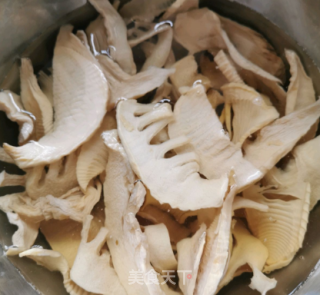 笋干烧肉的做法步骤：1