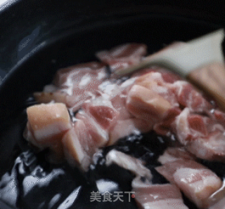 笋干烧肉的做法步骤：2