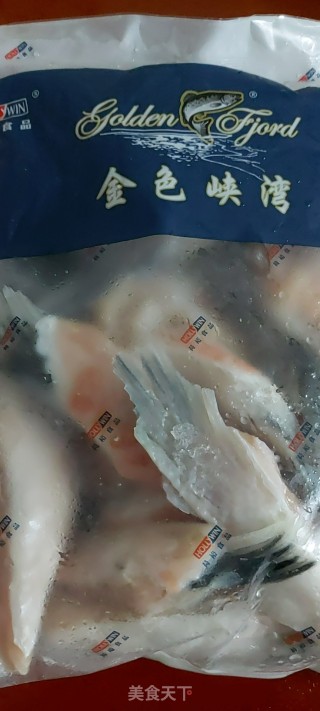 香煎三文鱼鳍的做法步骤：1
