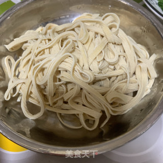 凉拌豆腐皮的做法步骤：6