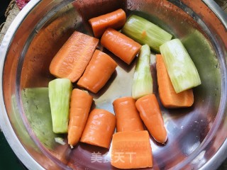 边角料泡菜的做法步骤：4