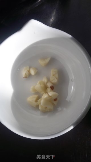 酸辣空心菜梗拌面的做法步骤：2