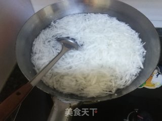 萝卜粉丝羊肉汤泡饼的做法步骤：7