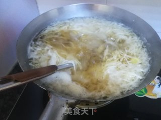 萝卜粉丝羊肉汤泡饼的做法步骤：8