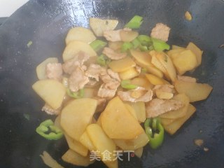 土豆炒肉片的做法步骤：11