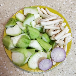 丝瓜鲜菇蛋花汤的做法步骤：2