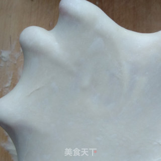 不用面包机也能做出松软的肉松面包的做法步骤：6