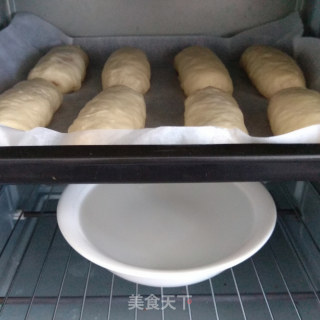不用面包机也能做出松软的肉松面包的做法步骤：14