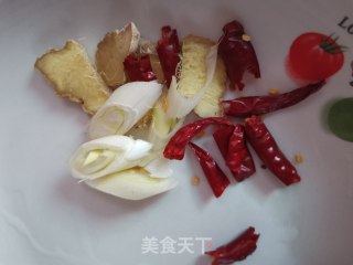 爆洋白菜的做法步骤：2