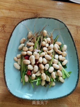 花生米拌香菜根的做法步骤：6