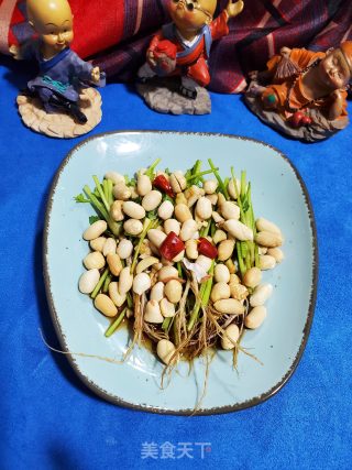 花生米拌香菜根的做法步骤：7