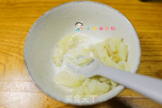 6个月以上辅食草莓土豆泥的做法步骤：2
