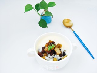 冰镇蜜豆酸奶的做法步骤：1